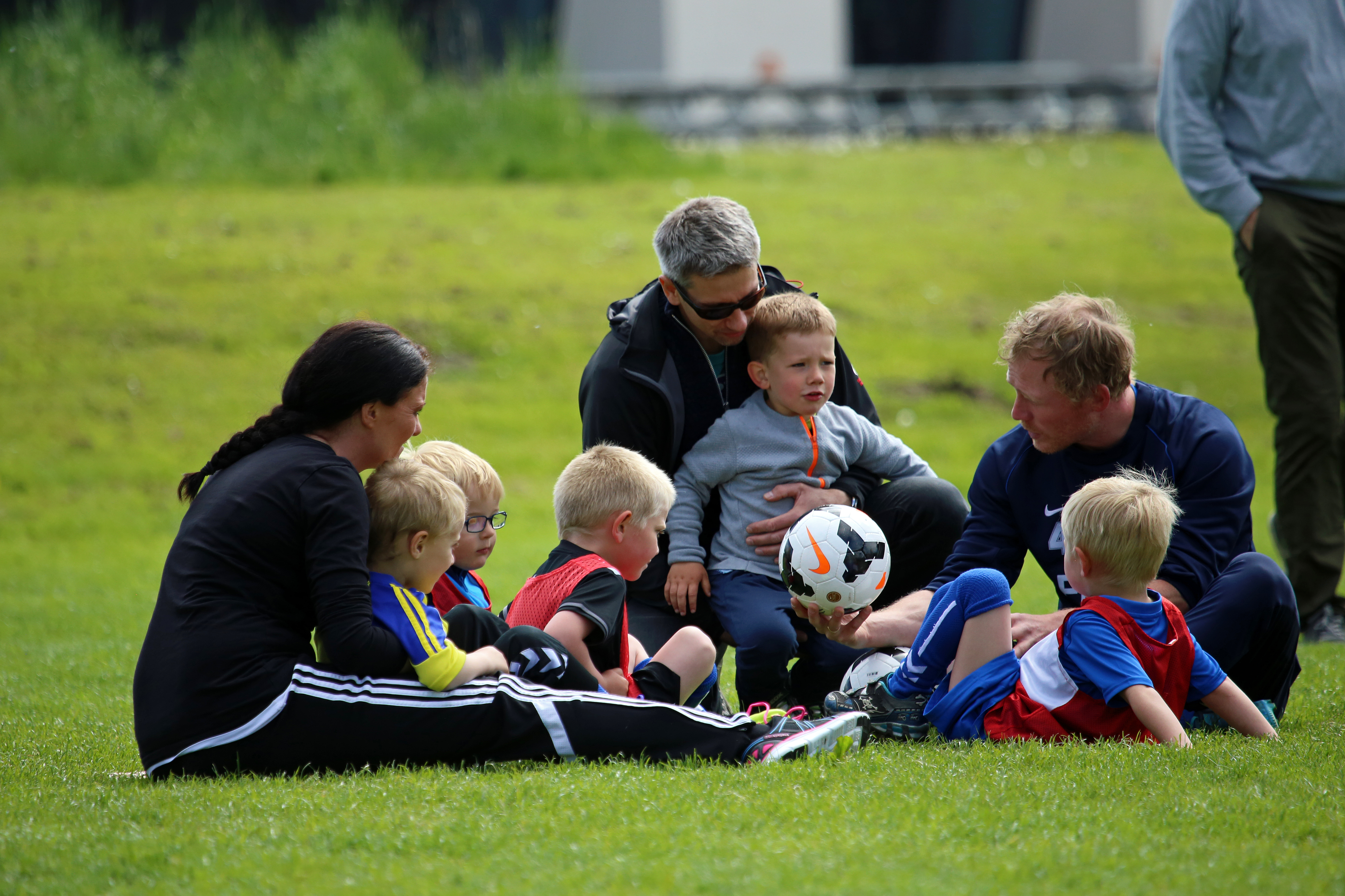 Alle kan være med - både spillere, trænere, forældre og søskende - når FIF-dagen afholdes lørdag den 28. juni.